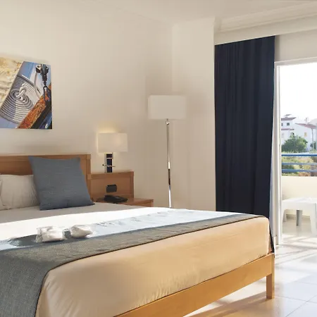 Ukino Palmeiras Village Hotel 4*