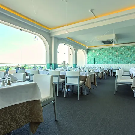 Ukino Palmeiras Village Hotel 4*