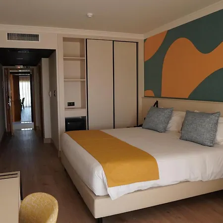 Ukino Palmeiras Village 4* Armacao de Pera